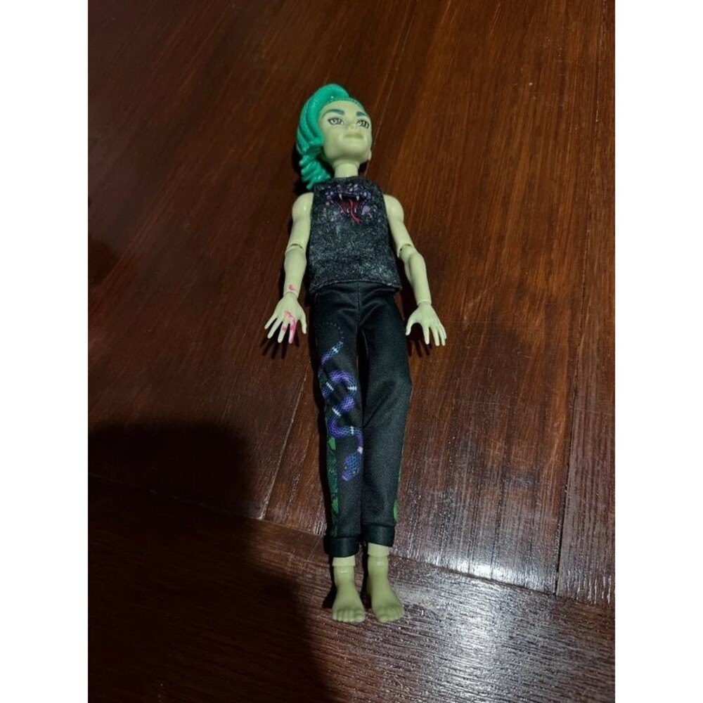 Monster High G3 Deuce Gorgon Doll 2022 HHK56 Amazon Exclusive Incomplete